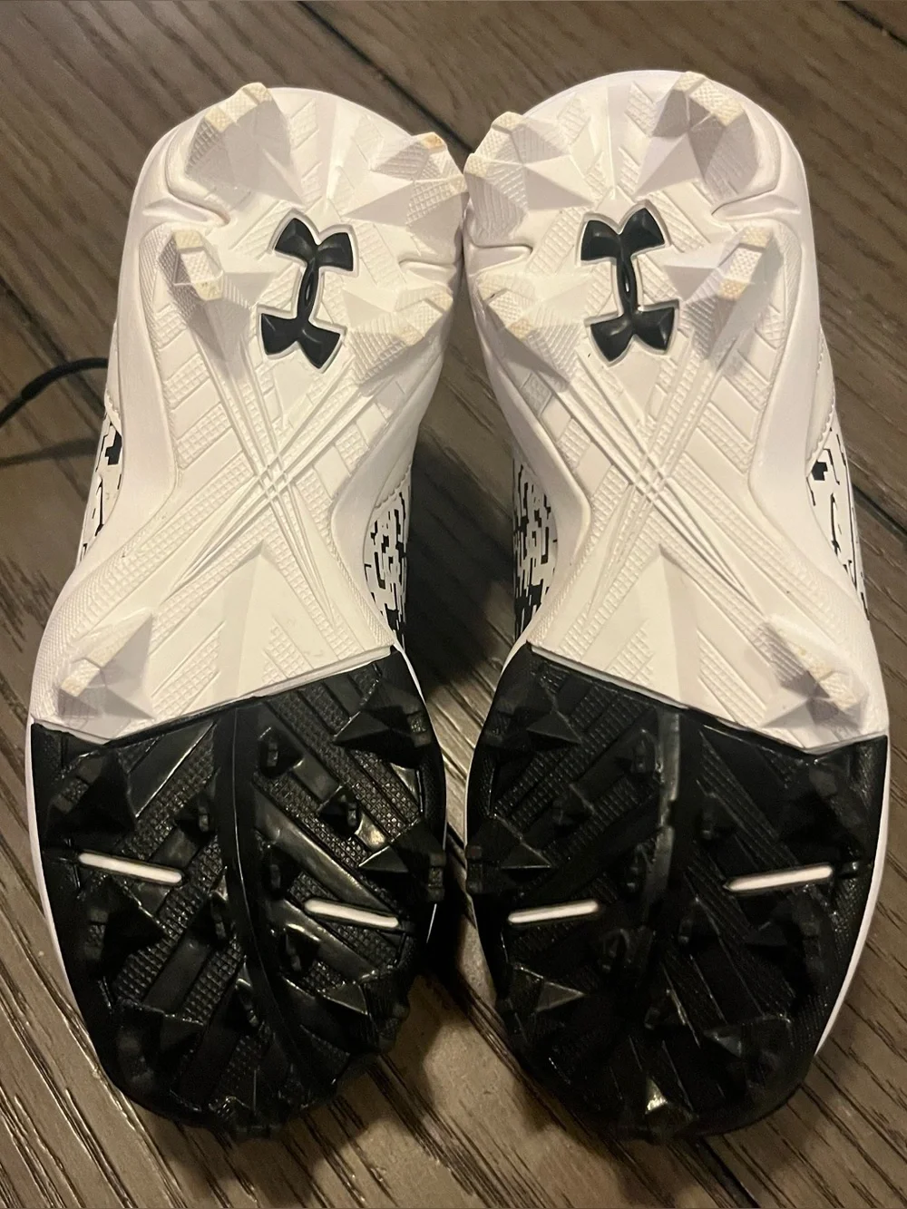 Under Armour Youth Leadoff Low Black/White Splatter Baseball Cleats Size 10 NEW